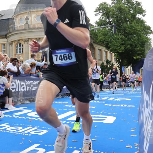 29.06.2025 - hella hamburg halbmarathon Strokosch-Dieckow http://msf.ph/oto/8235242 29.06.2025 10:34:55 Ziel 4477, 6704, 7466, 7972, 8864, 12044, 12204, 12751, 14952, 15391, 15902, 16140, 16177, 16712, 17643, 18183, 18220, 18419, 18837 meine-sportfotos.de