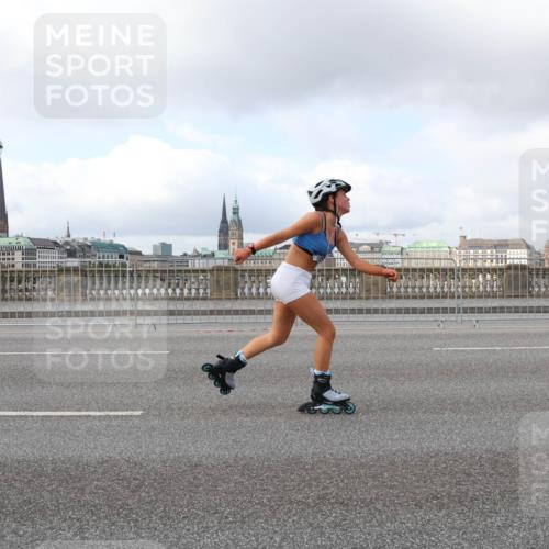 29.06.2025 - hella hamburg halbmarathon Lena Gebhardt http://msf.ph/oto/8235325 29.06.2025 09:01:54 Lombardsbrücke  meine-sportfotos.de