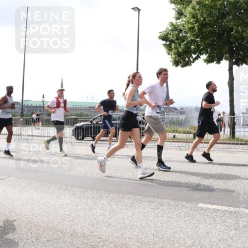 29.06.2025 - hella hamburg halbmarathon Lena Gebhardt http://msf.ph/oto/8235367 29.06.2025 10:45:11 Lombardsbrücke 1024, 1273, 1629, 1685, 1713, 1798, 1924, 2007, 2216, 2217, 2779, 3160, 3164, 3357, 3377, 3570, 3879, 3993, 4099, 4102, 4186, 4275, 4306, 4337, 4504, 4820, 4851, 5099, 5108, 5190, 5339, 5636, 5949, 6150, 6509, 6763, 6788, 6841, 6888, 6911, 6922, 6980, 7283, 7530, 7541, 7699, 7912, 8582, 8594, 8605, 8762, 8907, 9036, 9084, 9085, 9620, 10182, 10225, 10562, 10566, 10668, 10707, 11272, 11314, 12198, 12318, 12332, 12334, 12394, 13039, 13261 meine-sportfotos.de