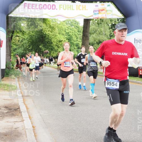 29.06.2025 - hella hamburg halbmarathon MichiJ http://msf.ph/oto/8235400 29.06.2025 10:49:57 Zwischen KM18-KM19 1254, 1334, 1464, 1573, 1881, 2683, 3001, 3921, 4538, 5384, 9439, 9554, 9718, 10705, 12004, 13503, 14135, 15252, 16808, 17757, 18999 meine-sportfotos.de