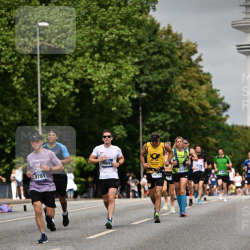 29.06.2025 - hella hamburg halbmarathon Dr. Thomas Lammeyer http://msf.ph/oto/8235426 29.06.2025 10:13:40 Kennedybrücke 1838, 3921, 5511, 7187, 7333, 7636, 8219, 9366, 9434, 9674, 9781, 10036, 10819, 10943, 11067 meine-sportfotos.de