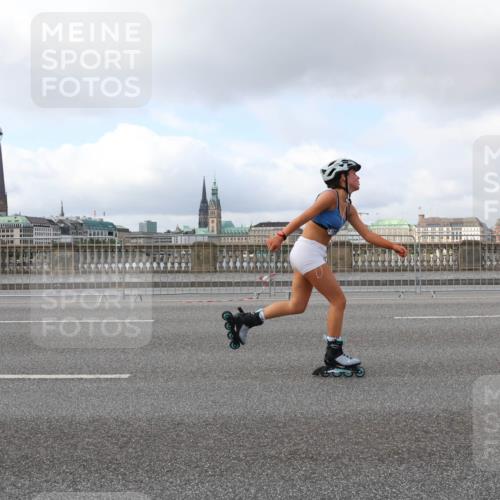 29.06.2025 - hella hamburg halbmarathon Lena Gebhardt http://msf.ph/oto/8235439 29.06.2025 09:01:55 Lombardsbrücke  meine-sportfotos.de