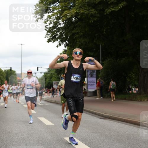 29.06.2025 - hella hamburg halbmarathon Yannick Fuchs http://msf.ph/oto/8235460 29.06.2025 10:34:29 20KM 1358, 1975, 2573, 2972, 3547, 3626, 4381, 4398, 4766, 4888, 5752, 6149, 6152, 7495, 7622, 8346, 8467, 8574, 8933, 9116, 9540, 11284, 11714, 11806, 12046, 12091, 12372, 13190, 14077, 14699, 15421, 15435, 15813, 15828, 16580, 17425, 17792, 17916, 17973, 18013, 18154 meine-sportfotos.de