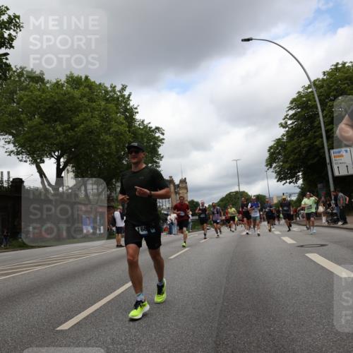 29.06.2025 - hella hamburg halbmarathon Yannick Fuchs http://msf.ph/oto/8235489 29.06.2025 10:47:05 20KM 1258, 1482, 1499, 1683, 1783, 2074, 2099, 2208, 2346, 2910, 3059, 3334, 3399, 3999, 4065, 4419, 4587, 4635, 4726, 5077, 5607, 5907, 6198, 6628, 6897, 7232, 7383, 7509, 8273, 8361, 8587, 8651, 8955, 9065, 9163, 9537, 10724, 11217, 11588, 11589, 11604, 11689, 11992, 12155, 12482, 12875, 12910, 14323, 14805, 15179, 15430, 15681, 15980, 16467, 16986, 17710, 18249, 18720, 18901, 19208, 19244 meine-sportfotos.de