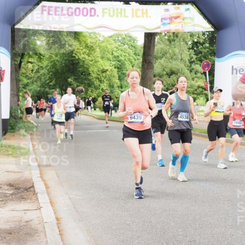 29.06.2025 - hella hamburg halbmarathon MichiJ http://msf.ph/oto/8235543 29.06.2025 10:49:58 Zwischen KM18-KM19 1254, 1334, 1464, 1573, 2683, 3001, 3921, 4538, 5384, 9439, 9554, 9718, 10705, 12004, 13503, 14135, 15252, 16808, 17757, 18999 meine-sportfotos.de