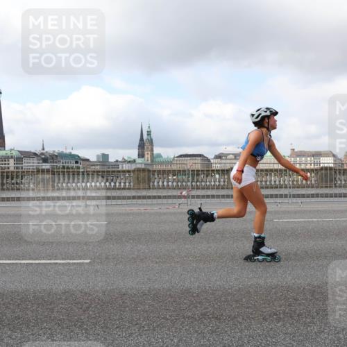 29.06.2025 - hella hamburg halbmarathon Lena Gebhardt http://msf.ph/oto/8235568 29.06.2025 09:01:55 Lombardsbrücke  meine-sportfotos.de