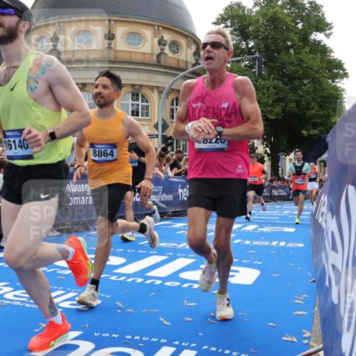 29.06.2025 - hella hamburg halbmarathon Strokosch-Dieckow http://msf.ph/oto/8235616 29.06.2025 10:34:59 Ziel 4477, 6704, 7972, 8864, 8901, 11559, 12044, 12751, 14069, 15391, 15902, 16140, 16177, 16712, 16963, 16964, 17643, 18183, 18220 meine-sportfotos.de