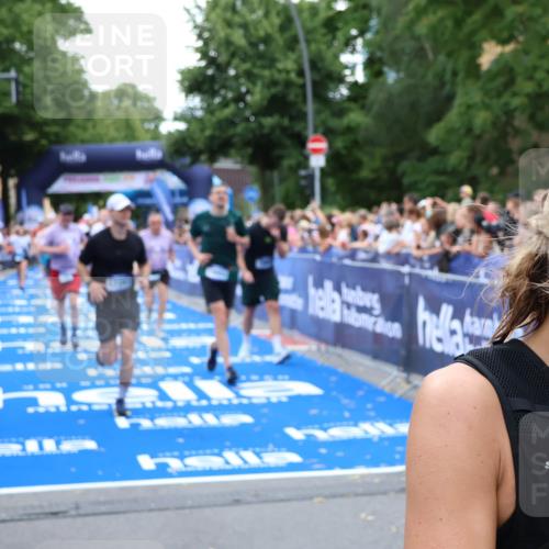 29.06.2025 - hella hamburg halbmarathon Zöllner http://msf.ph/oto/8235626 29.06.2025 10:54:58 Ziel 1327, 1506, 3652, 5020, 6433, 6994, 8514, 8698, 10266, 13988, 14638, 14660, 14845, 15156, 16047, 16623, 16868, 17261, 18181, 18325 meine-sportfotos.de