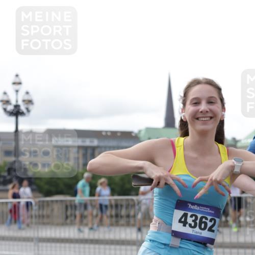 29.06.2025 - hella hamburg halbmarathon Jannik Wohlers http://msf.ph/oto/8235630 29.06.2025 10:28:38 Lombardsbrücke 1869, 2688, 3717, 4161, 4362, 4834, 4982, 5167, 6345, 7169, 8048, 12099, 12404, 12442, 14205, 15143, 15452, 15453, 15952, 15955 meine-sportfotos.de