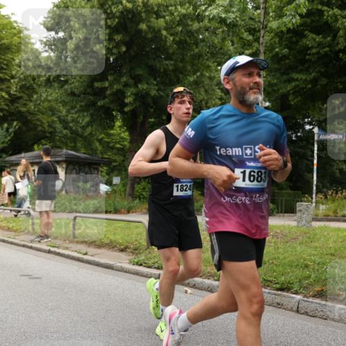 29.06.2025 - hella hamburg halbmarathon Yannick Fuchs http://msf.ph/oto/8235676 29.06.2025 10:47:06 20KM 1258, 1482, 1499, 1683, 1783, 2074, 2099, 2208, 2346, 2910, 3059, 3334, 3399, 3999, 4065, 4419, 4587, 4635, 4726, 5077, 5607, 5907, 6198, 6628, 6897, 7232, 7383, 7509, 8273, 8361, 8587, 8651, 9065, 9163, 9537, 10724, 11217, 11588, 11589, 11604, 11689, 11992, 12155, 12482, 12875, 12910, 14323, 14805, 15179, 15430, 15681, 15980, 16467, 16986, 17710, 18249, 18720, 18901, 19208, 19244 meine-sportfotos.de