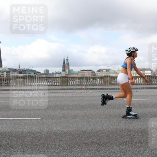 29.06.2025 - hella hamburg halbmarathon Lena Gebhardt http://msf.ph/oto/8235690 29.06.2025 09:01:55 Lombardsbrücke  meine-sportfotos.de