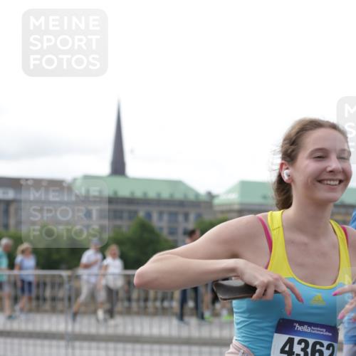29.06.2025 - hella hamburg halbmarathon Jannik Wohlers http://msf.ph/oto/8235703 29.06.2025 10:28:38 Lombardsbrücke 1869, 2688, 3717, 4161, 4362, 4834, 4982, 5167, 6345, 7169, 8048, 12099, 12404, 12442, 14205, 15143, 15452, 15453, 15952, 15955 meine-sportfotos.de