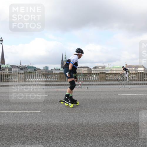 29.06.2025 - hella hamburg halbmarathon Lena Gebhardt http://msf.ph/oto/8235780 29.06.2025 09:01:58 Lombardsbrücke  meine-sportfotos.de