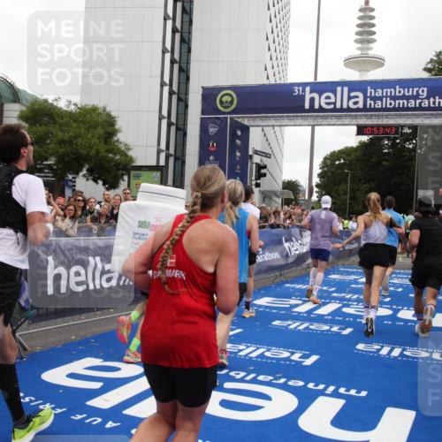 29.06.2025 - hella hamburg halbmarathon Michael Strokosch http://msf.ph/oto/8235793 29.06.2025 10:53:42 Ziel 1030, 1098, 1502, 1783, 2058, 2630, 3399, 3819, 5399, 6628, 6762, 10549, 10895, 11588, 11589, 11604, 12632, 13865, 15061, 15113, 15441, 15856, 16092, 17482, 18143, 18612, 18666, 18715 meine-sportfotos.de