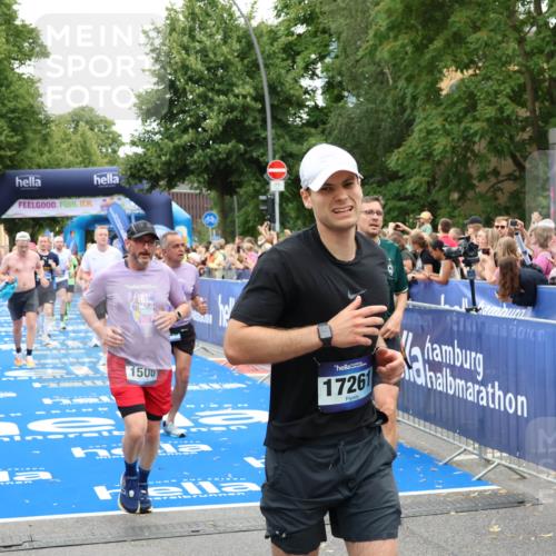 29.06.2025 - hella hamburg halbmarathon Zöllner http://msf.ph/oto/8235802 29.06.2025 10:55:00 Ziel 1327, 1506, 3652, 4249, 4616, 5020, 6433, 6994, 8514, 8698, 10266, 13988, 14638, 14660, 14845, 15156, 16047, 16623, 16868, 18181, 18325 meine-sportfotos.de
