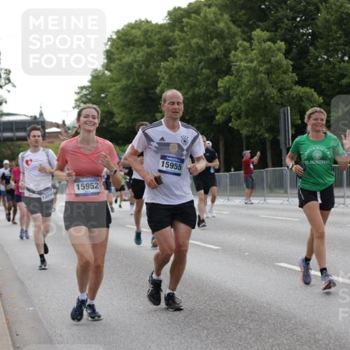 29.06.2025 - hella hamburg halbmarathon Jannik Wohlers http://msf.ph/oto/8235839 29.06.2025 10:28:45 Lombardsbrücke 2688, 4161, 4362, 4373, 4982, 6345, 7169, 7449, 8048, 10198, 10808, 11989, 12099, 12404, 12442, 12958, 13090, 15952, 15955, 16673, 18414 meine-sportfotos.de
