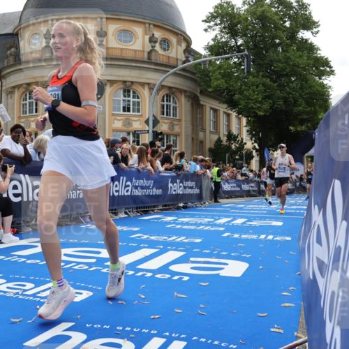 29.06.2025 - hella hamburg halbmarathon Strokosch-Dieckow http://msf.ph/oto/8235901 29.06.2025 10:35:03 Ziel 4740, 7628, 7972, 8901, 11559, 12044, 14069, 15391, 15902, 16177, 16963, 16964, 17022 meine-sportfotos.de