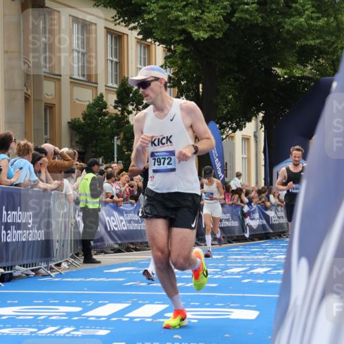 29.06.2025 - hella hamburg halbmarathon Strokosch-Dieckow http://msf.ph/oto/8235919 29.06.2025 10:35:04 Ziel 4740, 7628, 7972, 8901, 11559, 12044, 14069, 15391, 15902, 16177, 16963, 16964, 17022 meine-sportfotos.de