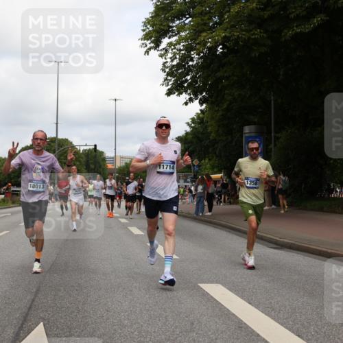 29.06.2025 - hella hamburg halbmarathon Yannick Fuchs http://msf.ph/oto/8235925 29.06.2025 10:34:30 20KM 1358, 1603, 1975, 2573, 2972, 3547, 3626, 4381, 4398, 4766, 4888, 5752, 6149, 6152, 7495, 7622, 8346, 8467, 8574, 8933, 9116, 9540, 11284, 11714, 11806, 12046, 12091, 13190, 14077, 14699, 15421, 15435, 15813, 15828, 16580, 17425, 17792, 17916, 17973, 18013, 18154, 18979 meine-sportfotos.de