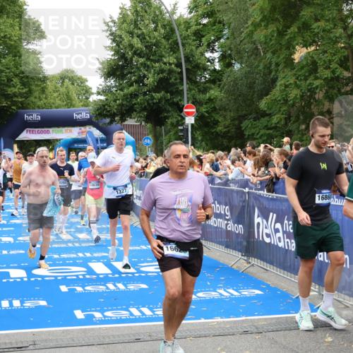 29.06.2025 - hella hamburg halbmarathon Zöllner http://msf.ph/oto/8235944 29.06.2025 10:55:02 Ziel 1327, 2884, 3652, 4249, 4616, 4938, 5020, 6433, 6994, 8514, 8698, 10266, 13988, 14638, 14750, 14845, 15126, 15156, 15879, 16047, 16623, 16868, 18181, 18325 meine-sportfotos.de
