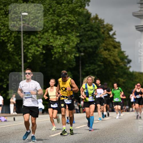 29.06.2025 - hella hamburg halbmarathon Dr. Thomas Lammeyer http://msf.ph/oto/8235998 29.06.2025 10:13:42 Kennedybrücke 1838, 3921, 5511, 7187, 7333, 7636, 8219, 9366, 9434, 9674, 9781, 10036, 10819, 10943, 11067 meine-sportfotos.de