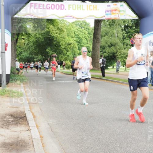 29.06.2025 - hella hamburg halbmarathon MichiJ http://msf.ph/oto/8236001 29.06.2025 10:27:06 Zwischen KM18-KM19 1710, 2745, 12137, 13755, 14688, 17154, 17646, 17726 meine-sportfotos.de