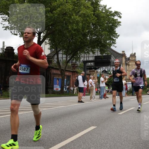 29.06.2025 - hella hamburg halbmarathon Yannick Fuchs http://msf.ph/oto/8236016 29.06.2025 10:47:08 20KM 1061, 1258, 1499, 1683, 1706, 1783, 2074, 2099, 2208, 2346, 2910, 3059, 3334, 3399, 3999, 4065, 4419, 4587, 4635, 5077, 5607, 5907, 6198, 6628, 6897, 7232, 7383, 7509, 8273, 8361, 8587, 8651, 9065, 9163, 9537, 10724, 11217, 11588, 11589, 11604, 11689, 11992, 12155, 12413, 12482, 12490, 12875, 12910, 14323, 14805, 15126, 15179, 15430, 15681, 15980, 16467, 16538, 16986, 18249, 18720, 18901, 19208, 19244 meine-sportfotos.de