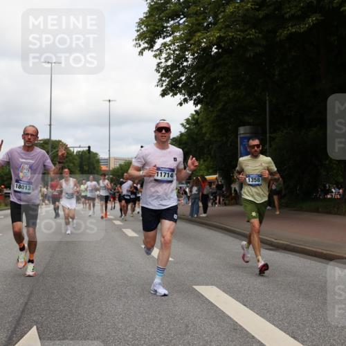 29.06.2025 - hella hamburg halbmarathon Yannick Fuchs http://msf.ph/oto/8236029 29.06.2025 10:34:30 20KM 1358, 1603, 1975, 2573, 2972, 3547, 3626, 4381, 4398, 4766, 4888, 5752, 6149, 6152, 7495, 7622, 8346, 8467, 8574, 8933, 9116, 9540, 11284, 11714, 11806, 12046, 12091, 13190, 14077, 14699, 15421, 15435, 15813, 15828, 16580, 17425, 17792, 17916, 17973, 18013, 18154, 18979 meine-sportfotos.de