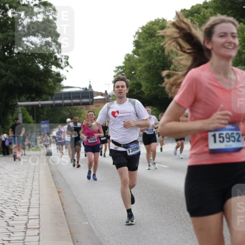29.06.2025 - hella hamburg halbmarathon Jannik Wohlers http://msf.ph/oto/8236051 29.06.2025 10:28:46 Lombardsbrücke 1230, 2688, 4161, 4362, 4373, 4982, 6345, 7169, 7449, 8048, 10198, 10641, 10808, 11989, 12099, 12404, 12442, 12958, 13090, 15952, 15955, 16673, 18414 meine-sportfotos.de