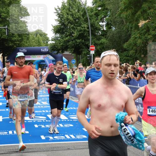 29.06.2025 - hella hamburg halbmarathon Zöllner http://msf.ph/oto/8236220 29.06.2025 10:55:05 Ziel 2884, 3652, 3791, 4249, 4616, 4938, 5020, 6433, 8514, 8691, 8698, 9060, 10266, 11333, 11976, 13297, 13988, 14750, 14845, 14948, 15126, 15879, 16047, 17803, 17842, 18181, 18325 meine-sportfotos.de