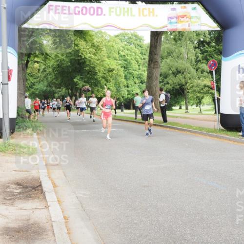 29.06.2025 - hella hamburg halbmarathon MichiJ http://msf.ph/oto/8236224 29.06.2025 10:27:08 Zwischen KM18-KM19 1710, 2745, 13755, 14688, 15965, 17154, 17646, 17726 meine-sportfotos.de