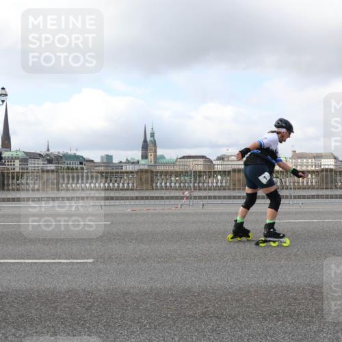 29.06.2025 - hella hamburg halbmarathon Lena Gebhardt http://msf.ph/oto/8236225 29.06.2025 09:01:59 Lombardsbrücke  meine-sportfotos.de