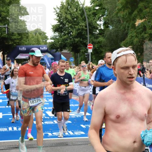 29.06.2025 - hella hamburg halbmarathon Zöllner http://msf.ph/oto/8236245 29.06.2025 10:55:05 Ziel 2884, 3652, 3791, 4249, 4616, 4938, 5020, 6433, 8514, 8691, 8698, 9060, 10266, 11333, 11976, 13297, 13988, 14750, 14845, 14948, 15126, 15879, 16047, 17803, 17842, 18181, 18325 meine-sportfotos.de