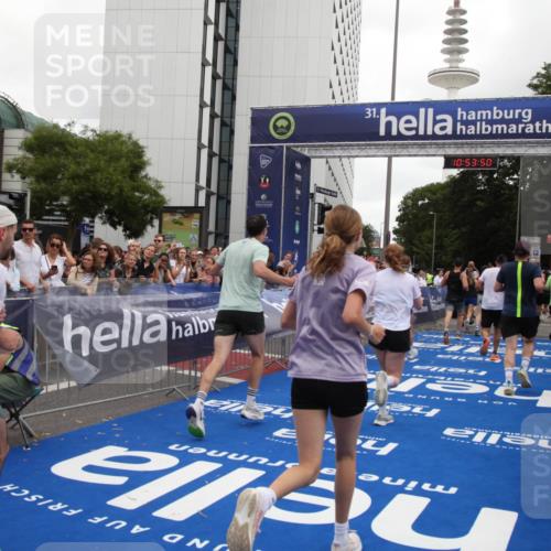 29.06.2025 - hella hamburg halbmarathon Michael Strokosch http://msf.ph/oto/8236252 29.06.2025 10:53:49 Ziel 1422, 2058, 2082, 2518, 5399, 5607, 6260, 6877, 7177, 8285, 8335, 9922, 10529, 10895, 11588, 11589, 11604, 14702, 14818, 15441, 15502, 16092, 17482, 17740, 18143, 18249, 18487, 18514, 18759 meine-sportfotos.de