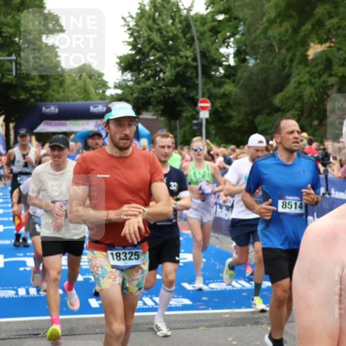 29.06.2025 - hella hamburg halbmarathon Zöllner http://msf.ph/oto/8236259 29.06.2025 10:55:05 Ziel 2884, 3652, 3791, 4249, 4616, 4938, 5020, 6433, 8514, 8691, 8698, 9060, 10266, 11333, 11976, 13297, 13988, 14750, 14845, 14948, 15126, 15879, 16047, 17803, 17842, 18181, 18325 meine-sportfotos.de