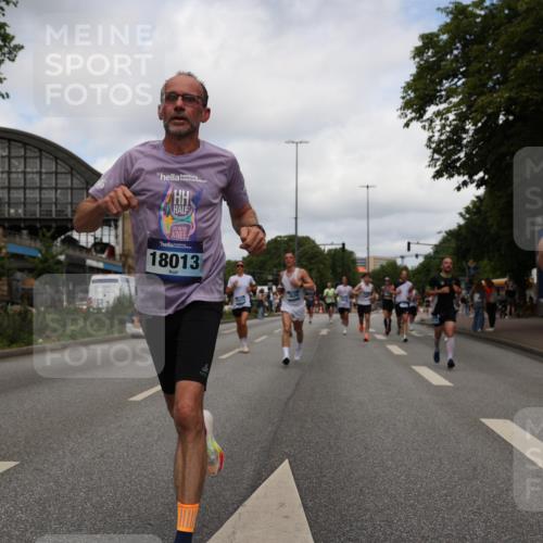 29.06.2025 - hella hamburg halbmarathon Yannick Fuchs http://msf.ph/oto/8236274 29.06.2025 10:34:31 20KM 1358, 1603, 1975, 2573, 2826, 2972, 3547, 3626, 4381, 4398, 4766, 4888, 5752, 6149, 6152, 7495, 7622, 8346, 8467, 8574, 8933, 9116, 9540, 11284, 11714, 11806, 12046, 12091, 13190, 14077, 14699, 15421, 15813, 15828, 16580, 17425, 17792, 17916, 17973, 18013, 18154, 18979 meine-sportfotos.de