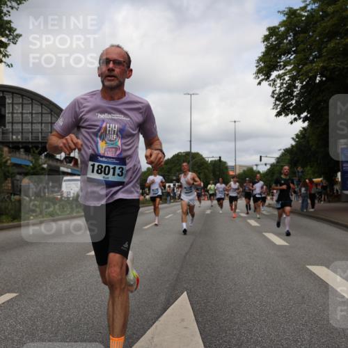 29.06.2025 - hella hamburg halbmarathon Yannick Fuchs http://msf.ph/oto/8236305 29.06.2025 10:34:31 20KM 1358, 1603, 1975, 2573, 2826, 2972, 3547, 3626, 4381, 4398, 4766, 4888, 5752, 6149, 6152, 7495, 7622, 8346, 8467, 8574, 8933, 9116, 9540, 11284, 11714, 11806, 12046, 12091, 13190, 14077, 14699, 15421, 15813, 15828, 16580, 17425, 17792, 17916, 17973, 18013, 18154, 18979 meine-sportfotos.de