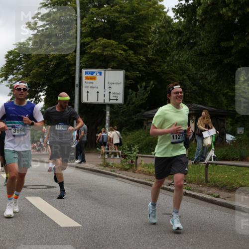 29.06.2025 - hella hamburg halbmarathon Yannick Fuchs http://msf.ph/oto/8236330 29.06.2025 10:47:08 20KM 1061, 1258, 1499, 1683, 1706, 1783, 2074, 2099, 2208, 2346, 2910, 3059, 3334, 3399, 3999, 4065, 4419, 4587, 4635, 5077, 5607, 5907, 6198, 6628, 6897, 7232, 7383, 7509, 8273, 8361, 8587, 8651, 9065, 9163, 9537, 10724, 11217, 11588, 11589, 11604, 11689, 11992, 12155, 12413, 12482, 12490, 12875, 12910, 14323, 14805, 15126, 15179, 15430, 15681, 15980, 16467, 16538, 16986, 18249, 18720, 18901, 19208, 19244 meine-sportfotos.de