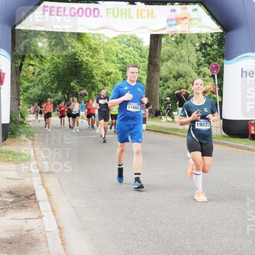 29.06.2025 - hella hamburg halbmarathon MichiJ http://msf.ph/oto/8236349 29.06.2025 10:50:03 Zwischen KM18-KM19 1427, 1464, 2683, 4538, 7243, 9439, 9554, 11960, 12479, 13503, 18999, 19023 meine-sportfotos.de