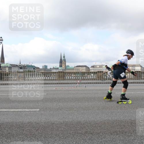 29.06.2025 - hella hamburg halbmarathon Lena Gebhardt http://msf.ph/oto/8236363 29.06.2025 09:01:59 Lombardsbrücke  meine-sportfotos.de