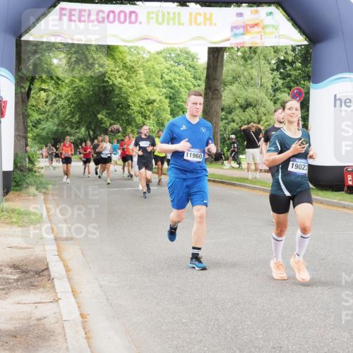 29.06.2025 - hella hamburg halbmarathon MichiJ http://msf.ph/oto/8236373 29.06.2025 10:50:03 Zwischen KM18-KM19 1427, 1464, 2683, 4538, 7243, 9439, 9554, 11960, 12479, 13503, 18999, 19023 meine-sportfotos.de
