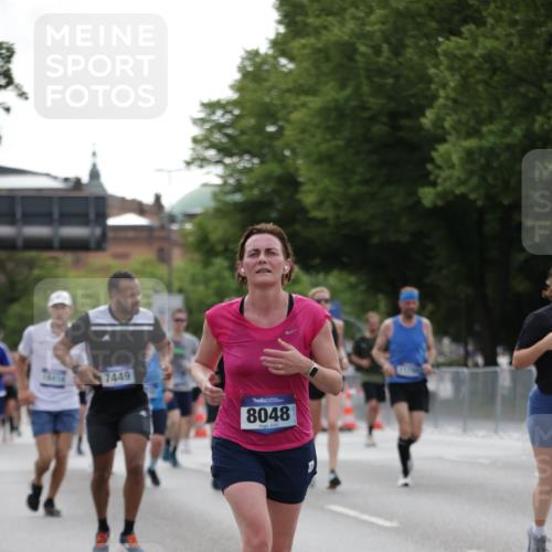 29.06.2025 - hella hamburg halbmarathon Jannik Wohlers http://msf.ph/oto/8236453 29.06.2025 10:28:50 Lombardsbrücke 1230, 2688, 3179, 4373, 6345, 7449, 8048, 8812, 9714, 10198, 10641, 10808, 11792, 11803, 11989, 12099, 12404, 12958, 13090, 14644, 15952, 15955, 16673, 16676, 18414 meine-sportfotos.de