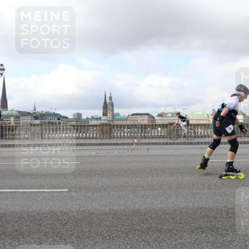 29.06.2025 - hella hamburg halbmarathon Lena Gebhardt http://msf.ph/oto/8236474 29.06.2025 09:01:59 Lombardsbrücke  meine-sportfotos.de