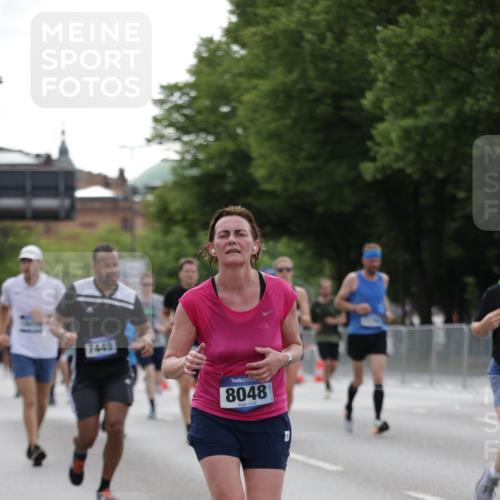 29.06.2025 - hella hamburg halbmarathon Jannik Wohlers http://msf.ph/oto/8236519 29.06.2025 10:28:50 Lombardsbrücke 1230, 2688, 3179, 4373, 6345, 7449, 8048, 8812, 9714, 10198, 10641, 10808, 11792, 11803, 11989, 12099, 12404, 12958, 13090, 14644, 15952, 15955, 16673, 16676, 18414 meine-sportfotos.de