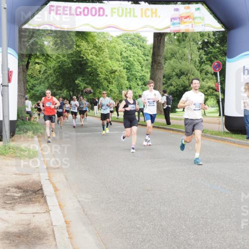 29.06.2025 - hella hamburg halbmarathon MichiJ http://msf.ph/oto/8236537 29.06.2025 10:27:13 Zwischen KM18-KM19 3014, 3530, 13729, 13755, 15965 meine-sportfotos.de