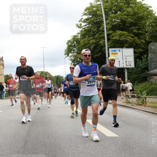 29.06.2025 - hella hamburg halbmarathon Yannick Fuchs http://msf.ph/oto/8236551 29.06.2025 10:47:09 20KM 1061, 1258, 1499, 1683, 1706, 1783, 2074, 2099, 2208, 2346, 2910, 3059, 3334, 3399, 3999, 4065, 4419, 4587, 4635, 5077, 5607, 5907, 6198, 6628, 6897, 7177, 7509, 7864, 8273, 8361, 8587, 8651, 9065, 9163, 9537, 10724, 11217, 11588, 11589, 11604, 11689, 11992, 12155, 12413, 12482, 12490, 12875, 12910, 14323, 15126, 15179, 15430, 15681, 15980, 16467, 16538, 16986, 18249, 18720, 18901, 19208, 19244 meine-sportfotos.de