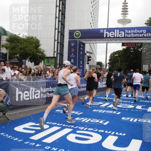 29.06.2025 - hella hamburg halbmarathon Michael Strokosch http://msf.ph/oto/8236563 29.06.2025 10:53:54 Ziel 1422, 1706, 1870, 5607, 6260, 6877, 7177, 7395, 8285, 8335, 9922, 10529, 10891, 12413, 14026, 15502, 16538, 17740, 18249, 18418, 18487, 18759, 18831, 18915, 19177 meine-sportfotos.de