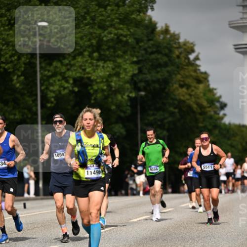 29.06.2025 - hella hamburg halbmarathon Dr. Thomas Lammeyer http://msf.ph/oto/8236611 29.06.2025 10:13:46 Kennedybrücke 1573, 1838, 3921, 5511, 7042, 7187, 7333, 7636, 8219, 9366, 9434, 9674, 9781, 10036, 10943 meine-sportfotos.de