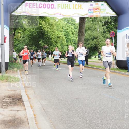 29.06.2025 - hella hamburg halbmarathon MichiJ http://msf.ph/oto/8236625 29.06.2025 10:27:13 Zwischen KM18-KM19 3014, 3530, 13729, 13755, 15965 meine-sportfotos.de
