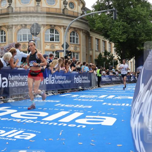 29.06.2025 - hella hamburg halbmarathon Strokosch-Dieckow http://msf.ph/oto/8236634 29.06.2025 10:35:11 Ziel 4740, 7628, 7867, 11559, 12514, 13798, 14069, 14789, 15415, 15773, 16963, 16964, 17022 meine-sportfotos.de